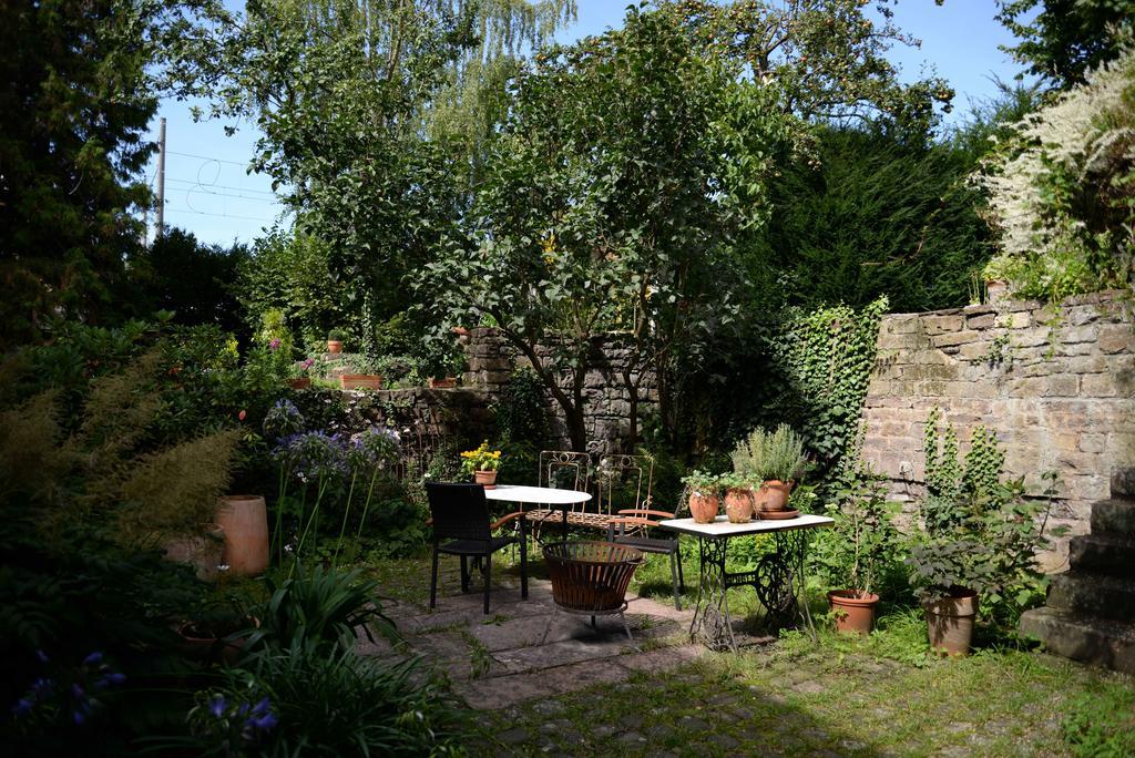 Alte Apotheke Bed & Breakfast Karlsbad Exterior photo